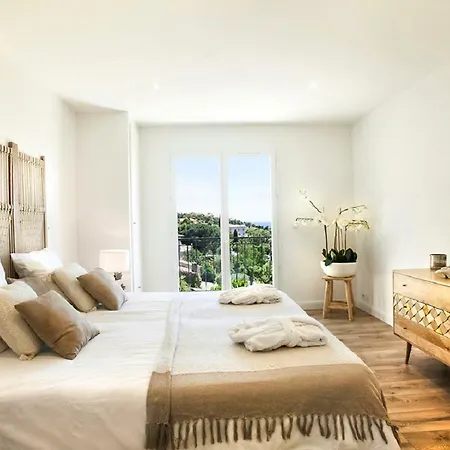 Prestigious Sea View