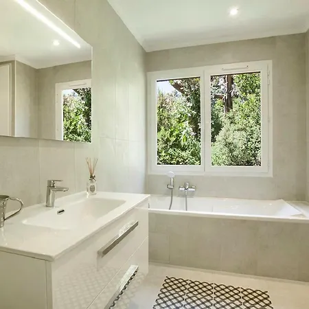 Prestigious Sea View La Garonnette-Plage