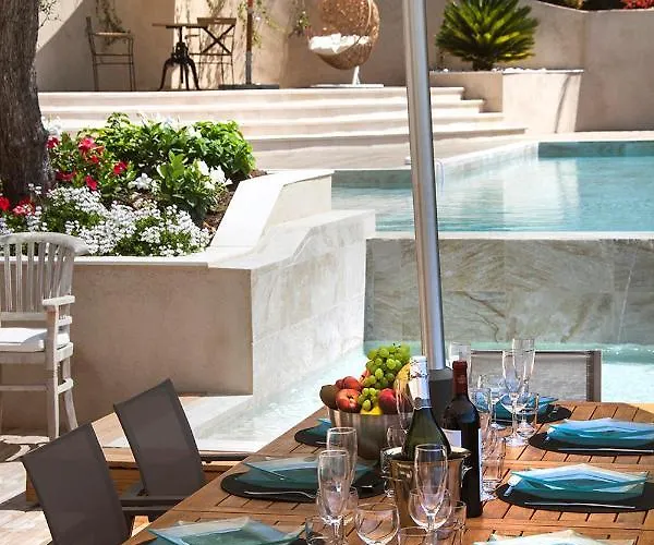 Prestigious Sea View Villa La Garonnette-Plage