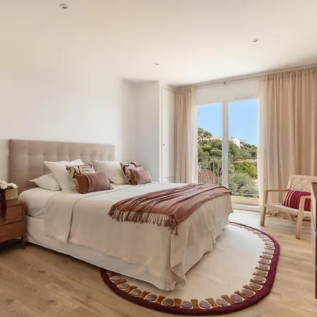 Prestigious Sea View Villa La Garonnette-Plage