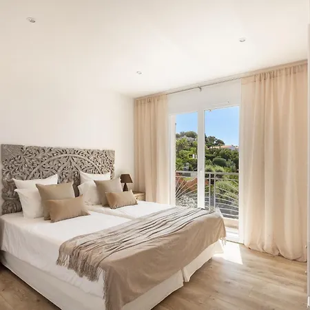 Prestigious Sea View *