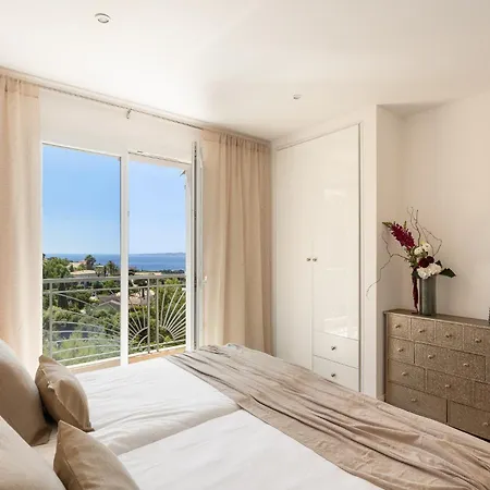 Prestigious Sea View Villa *