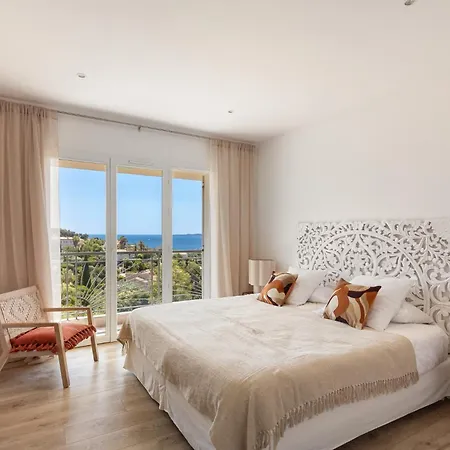 Prestigious Sea View