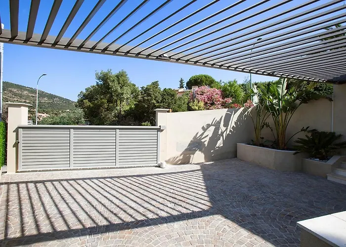 Prestigious Sea View