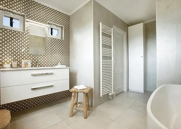 Prestigious Sea View *